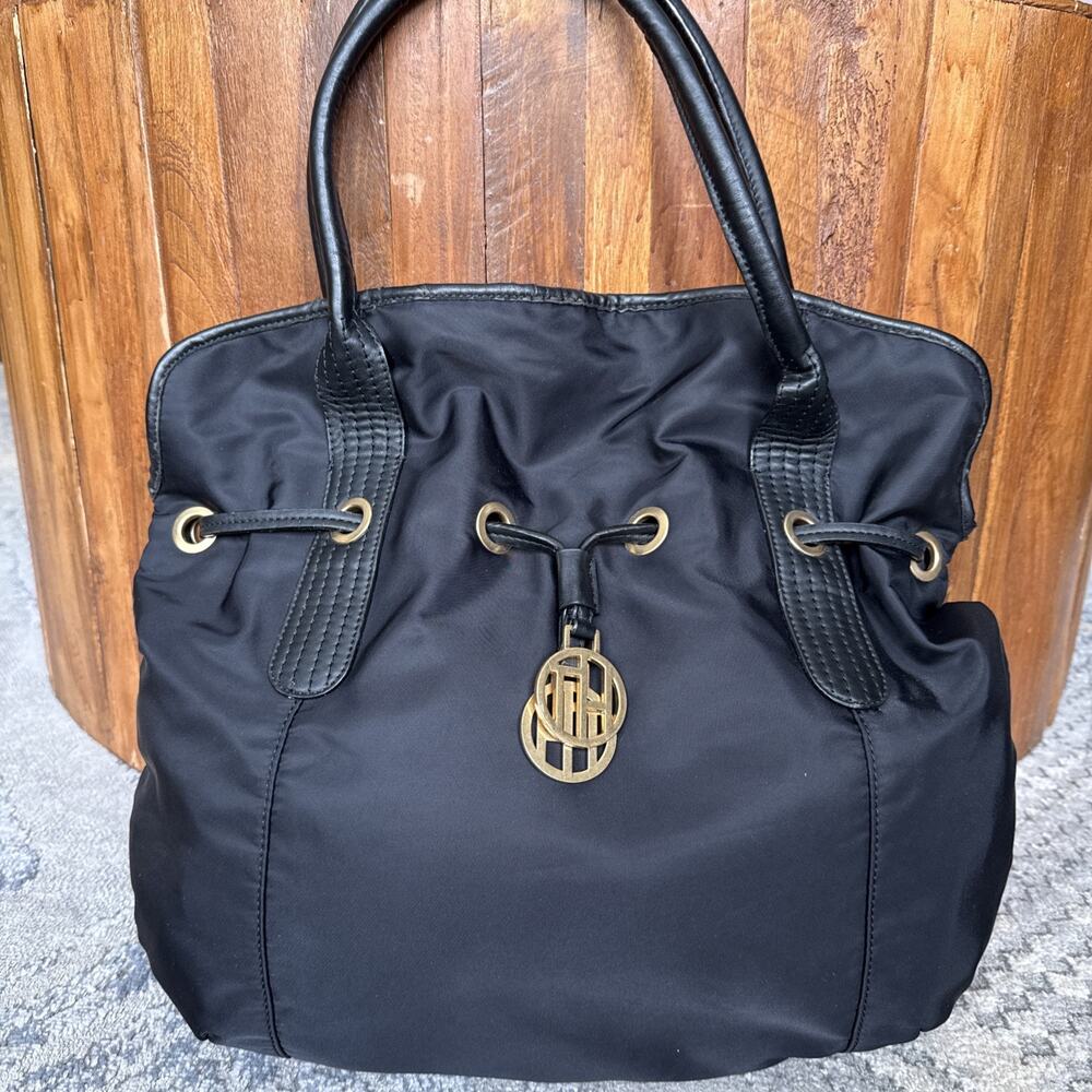 Tommy Hilfiger Womens Black Tote Bag Gold Logo Magnetic Close P